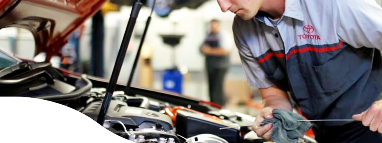 How to identify when your Toyota may need an oil change service